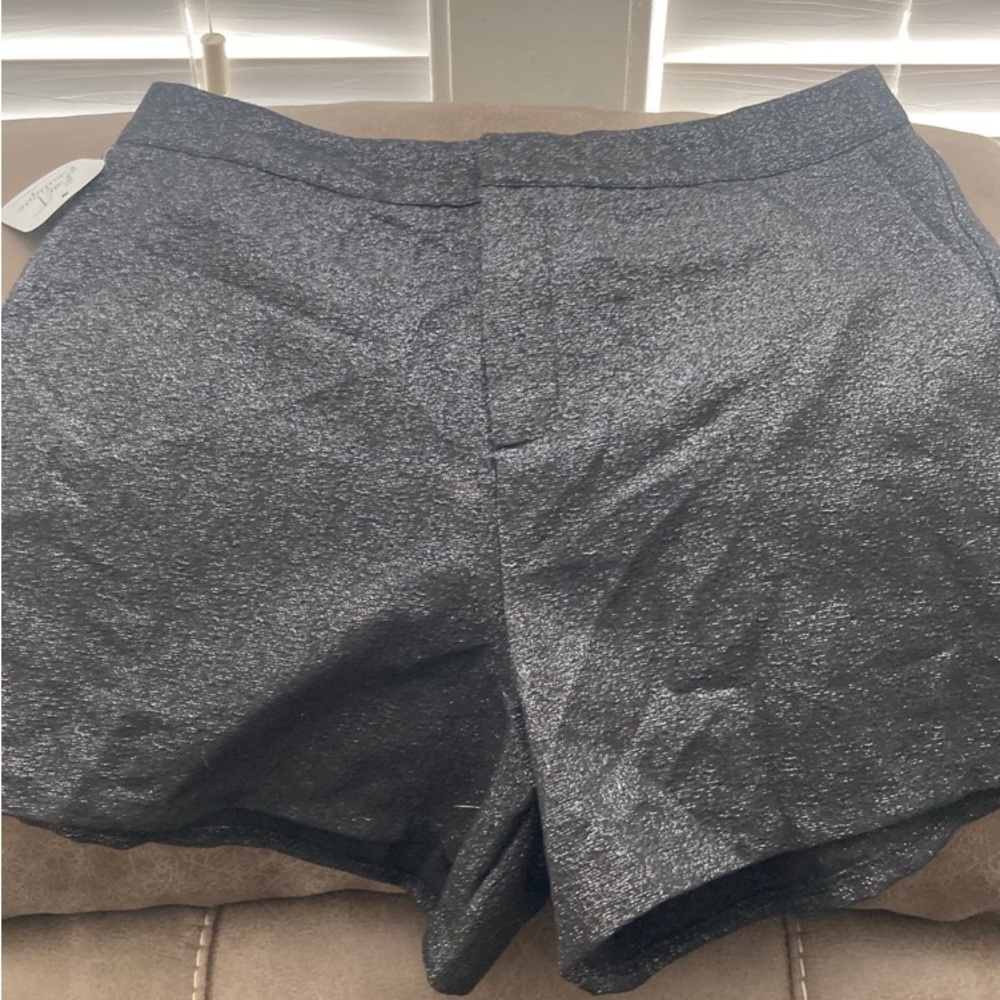 BAR T BOUTIQUE SHORTS SZ LG
